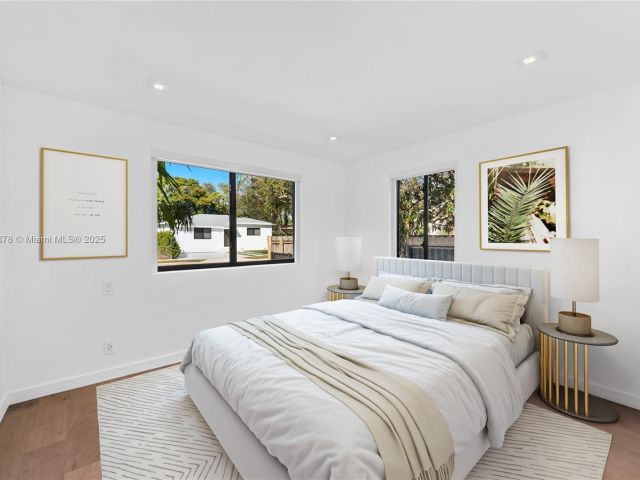 Дом в аренду по адресу 120 NE 49th St - фото 6083524