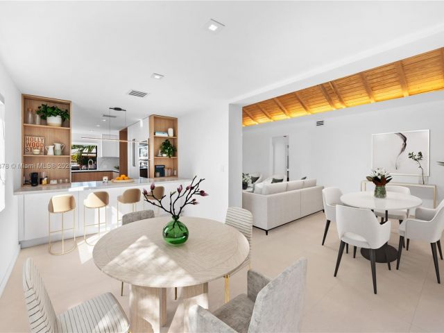 Дом в аренду по адресу 120 NE 49th St - фото 6083535