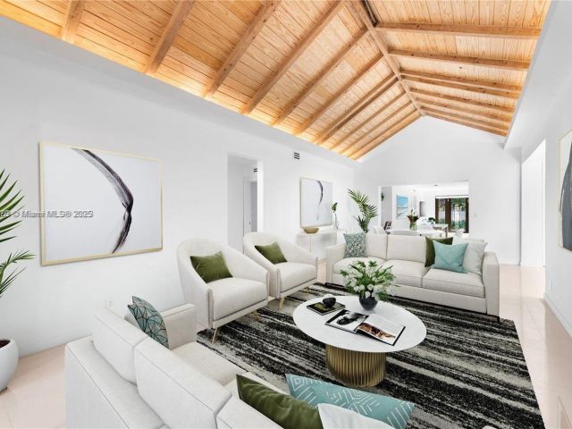 Дом в аренду по адресу 120 NE 49th St - фото 6083538