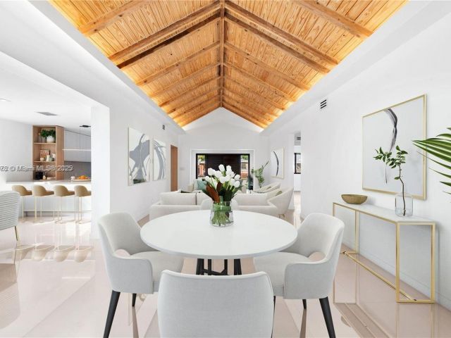 Дом в аренду по адресу 120 NE 49th St - фото 6083539