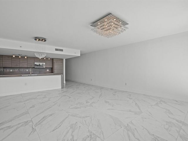 Продажа квартиры #1005 - фото 6045905