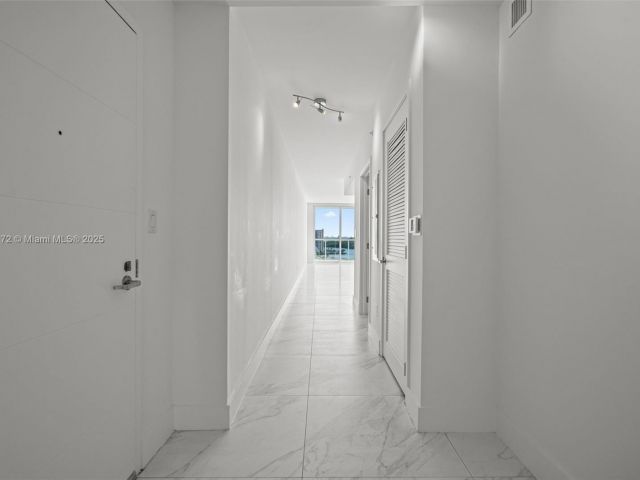 Продажа квартиры #1005 - фото 6045915