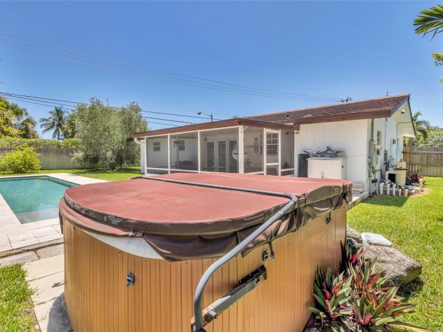 Продажа дома по адресу 3213 Dover Rd - фото 6046875