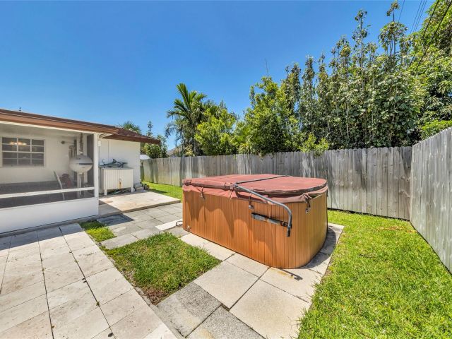 Продажа дома по адресу 3213 Dover Rd - фото 6046877