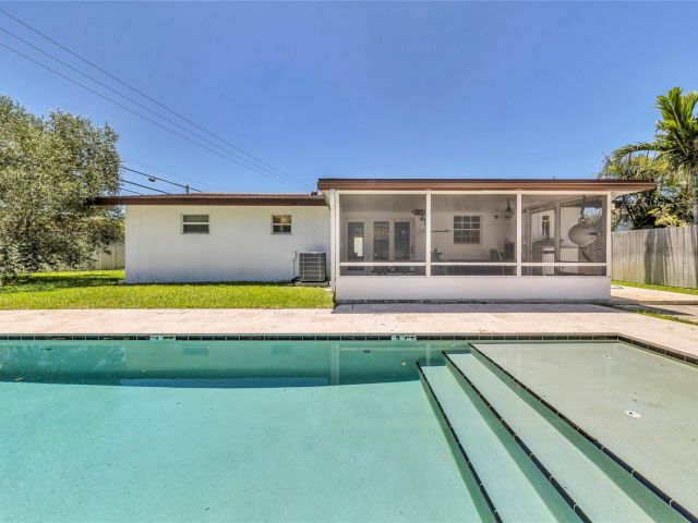 Продажа дома по адресу 3213 Dover Rd - фото 6046878