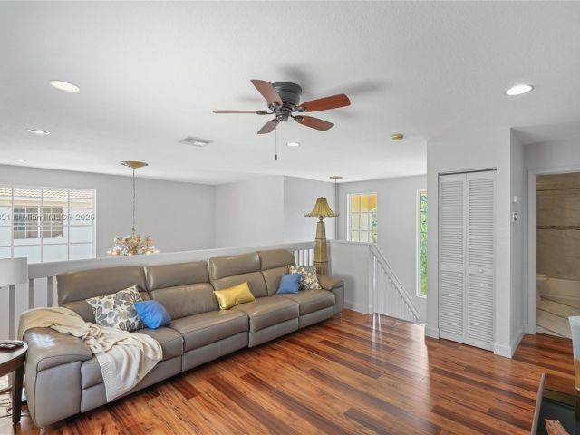 Продажа дома по адресу 1282 Grant Ct - фото 6086925