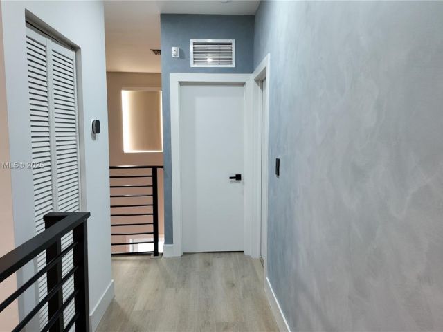 Продажа дома по адресу 7221 NW 103rd Path - фото 6045428