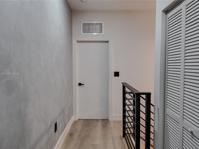 Продажа дома по адресу 7221 NW 103rd Path - фото 6045429