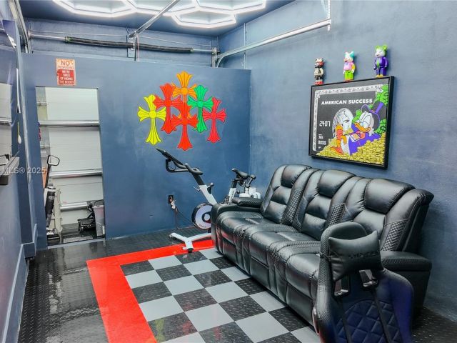 Продажа дома по адресу 7221 NW 103rd Path - фото 6045439