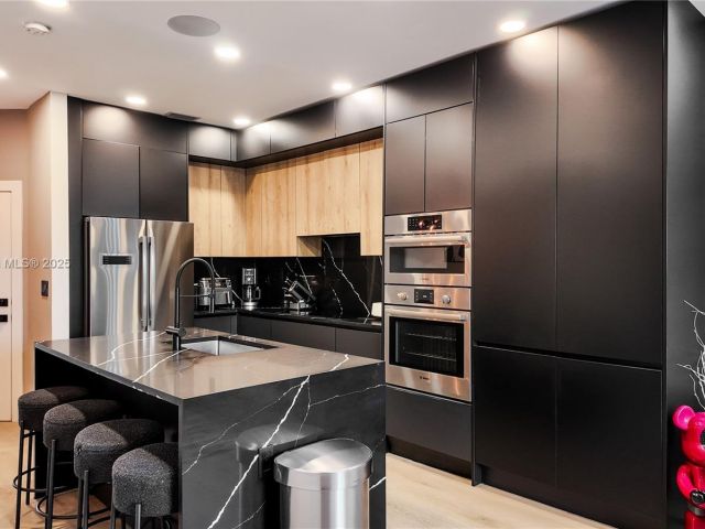 Продажа дома по адресу 7221 NW 103rd Path - фото 6045440