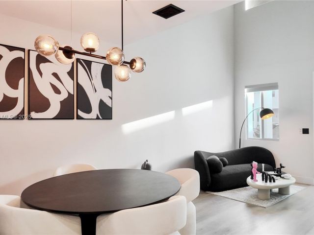 Продажа дома по адресу 7221 NW 103rd Path - фото 6045446