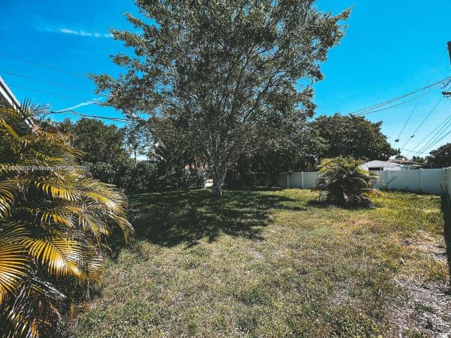 Продажа дома по адресу 1231 N 16th Ct - фото 6045580