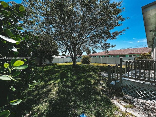 Продажа дома по адресу 1231 N 16th Ct - фото 6045583