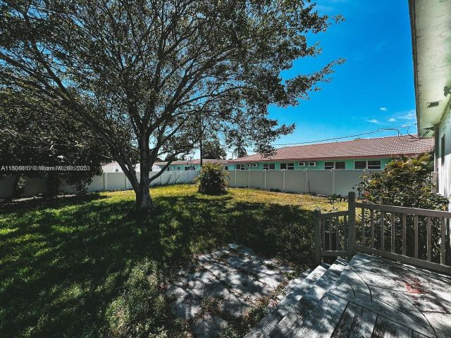 Продажа дома по адресу 1231 N 16th Ct - фото 6045584