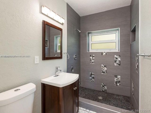 Продажа дома по адресу 1231 N 16th Ct - фото 6045588