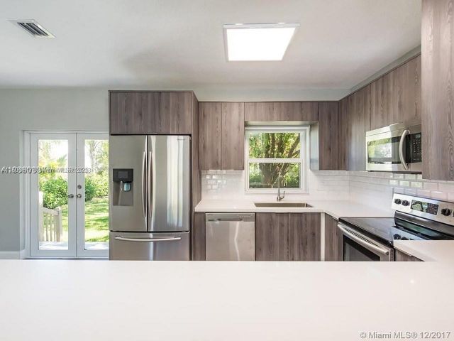 Продажа дома по адресу 1231 N 16th Ct - фото 6045589