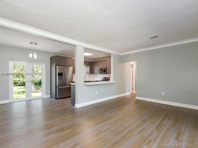 Продажа дома по адресу 1231 N 16th Ct - фото 6045590