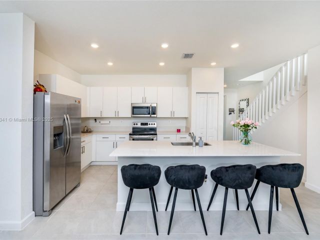 Продажа дома по адресу 26480 SW 148th Ct 26480 - фото 6048722