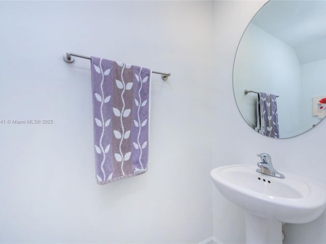 Продажа дома по адресу 26480 SW 148th Ct 26480 - фото 6048723