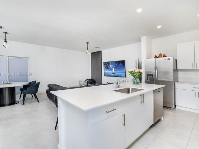 Продажа дома по адресу 26480 SW 148th Ct 26480 - фото 6048725