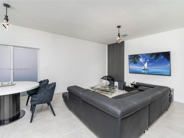 Продажа дома по адресу 26480 SW 148th Ct 26480 - фото 6048726