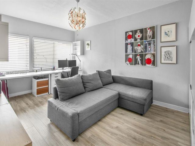 Продажа дома по адресу 9057 Emerson Ave - фото 6054873