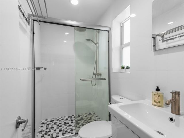 Продажа дома по адресу 9057 Emerson Ave - фото 6054874