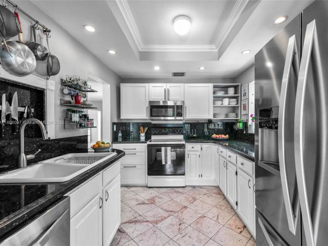 Продажа дома по адресу 9057 Emerson Ave - фото 6054877