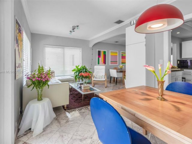 Продажа дома по адресу 9057 Emerson Ave - фото 6054880