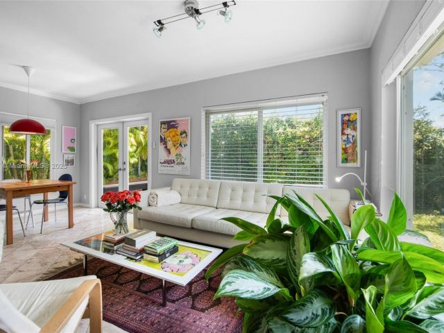 Продажа дома по адресу 9057 Emerson Ave - фото 6054881