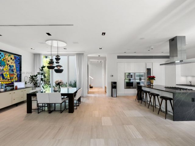 Продажа дома по адресу 4700 N Meridian Ave - фото 6048101