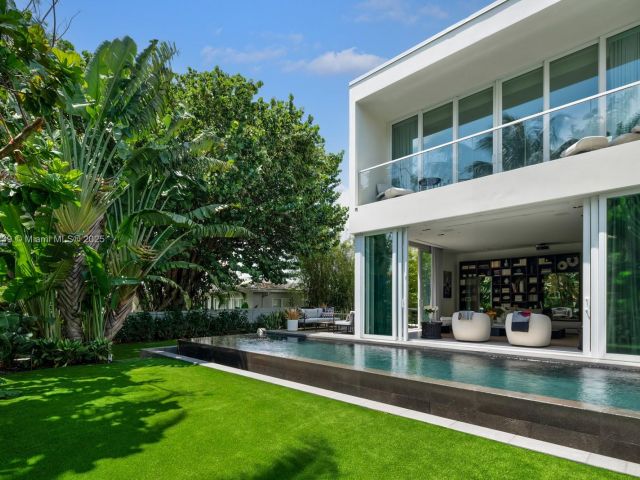 Продажа дома по адресу 4700 N Meridian Ave - фото 6048109