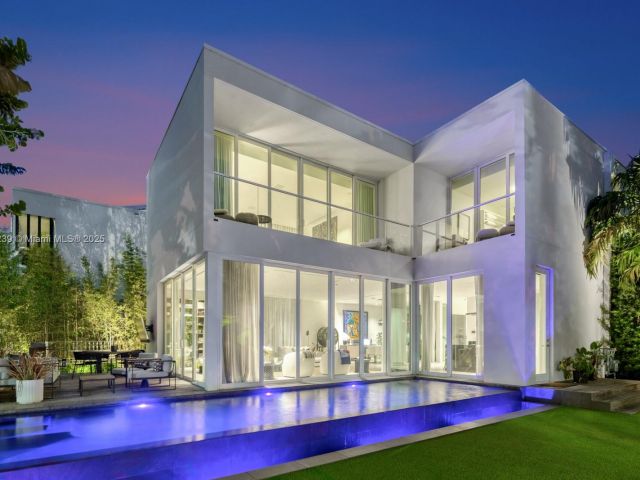 Продажа дома по адресу 4700 N Meridian Ave - фото 6048116