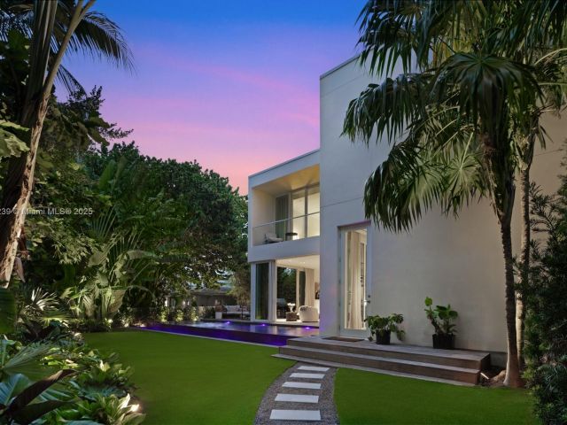 Продажа дома по адресу 4700 N Meridian Ave - фото 6048117