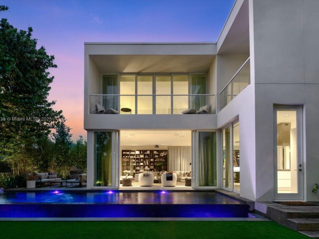 Продажа дома по адресу 4700 N Meridian Ave - фото 6048118