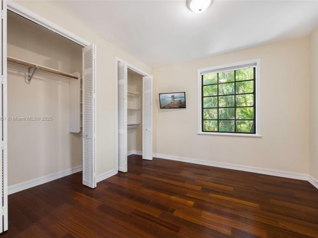 Продажа дома по адресу 7250 Erwin Rd - фото 6221041