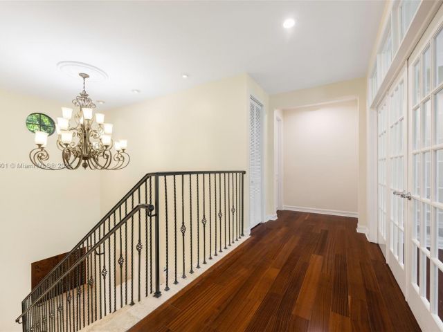 Продажа дома по адресу 7250 Erwin Rd - фото 6221047