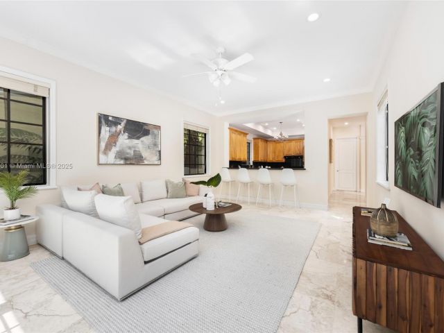 Продажа дома по адресу 7250 Erwin Rd - фото 6221051