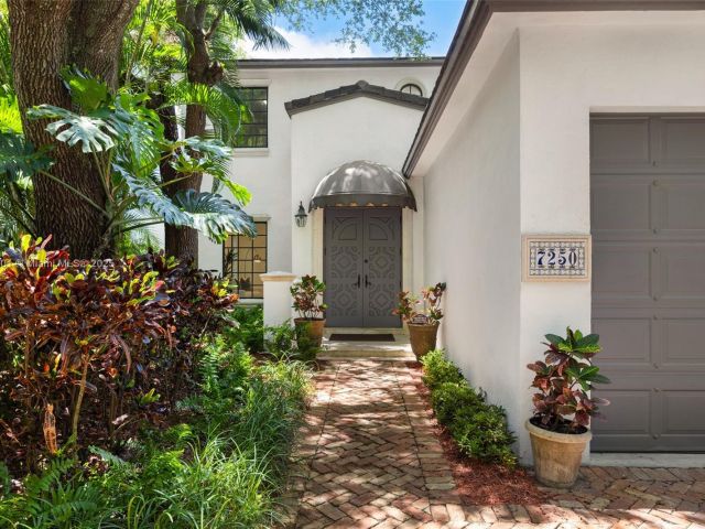 Продажа дома по адресу 7250 Erwin Rd - фото 6221059