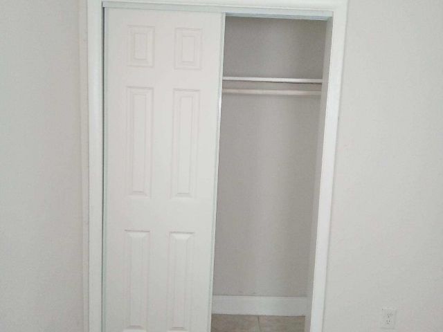 Дом в аренду по адресу 305 NW 4th Avenue - фото 6505444