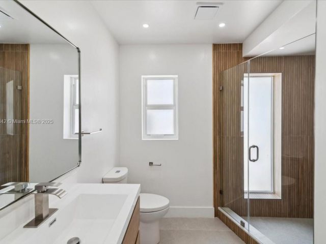 Продажа дома по адресу 1459 Jefferson St - фото 6049337