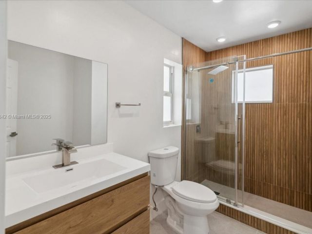 Продажа дома по адресу 1459 Jefferson St - фото 6049341