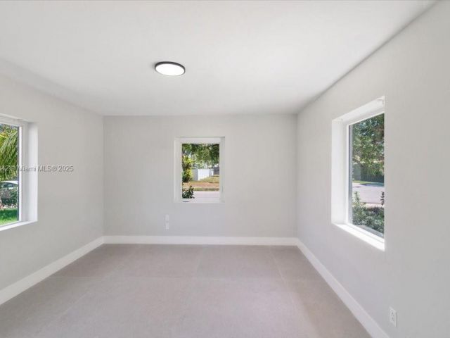 Продажа дома по адресу 1459 Jefferson St - фото 6049342