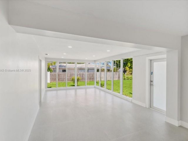 Продажа дома по адресу 1459 Jefferson St - фото 6049345