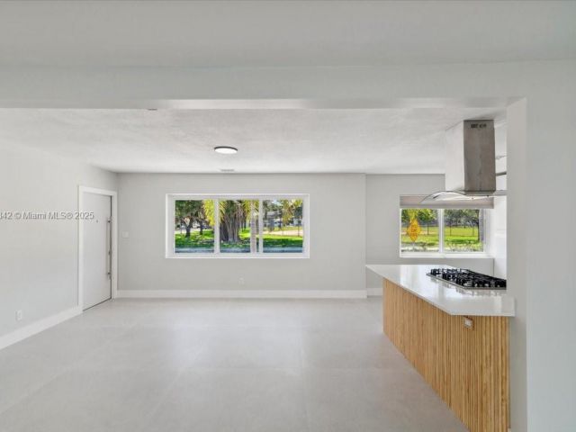 Продажа дома по адресу 1459 Jefferson St - фото 6049346