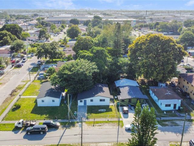 Продажа дома по адресу 5510 NW 30th Ave - фото 6053976