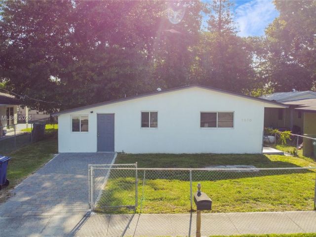 Продажа дома по адресу 5510 NW 30th Ave - фото 6053980