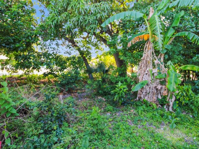 Продажа дома по адресу 5510 NW 30th Ave - фото 6053982