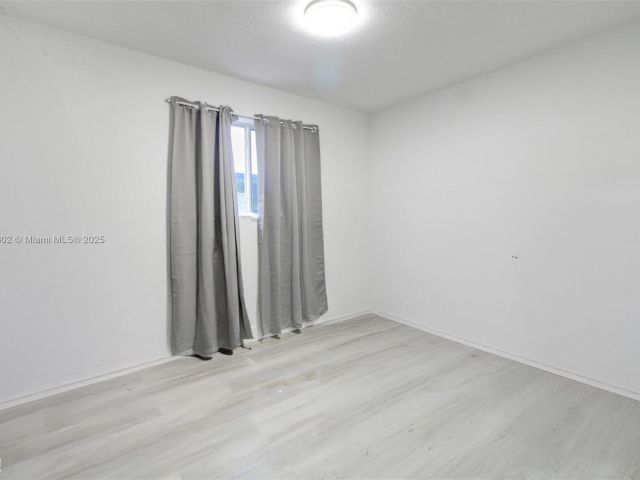 Продажа дома по адресу 5510 NW 30th Ave - фото 6053985