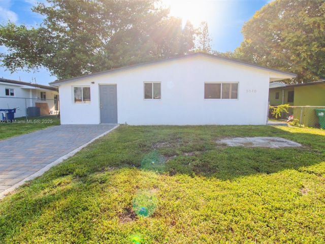 Продажа дома по адресу 5510 NW 30th Ave - фото 6053993